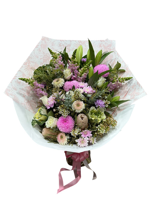 Queen Seasonal Pastel Bouquet - Large Scale