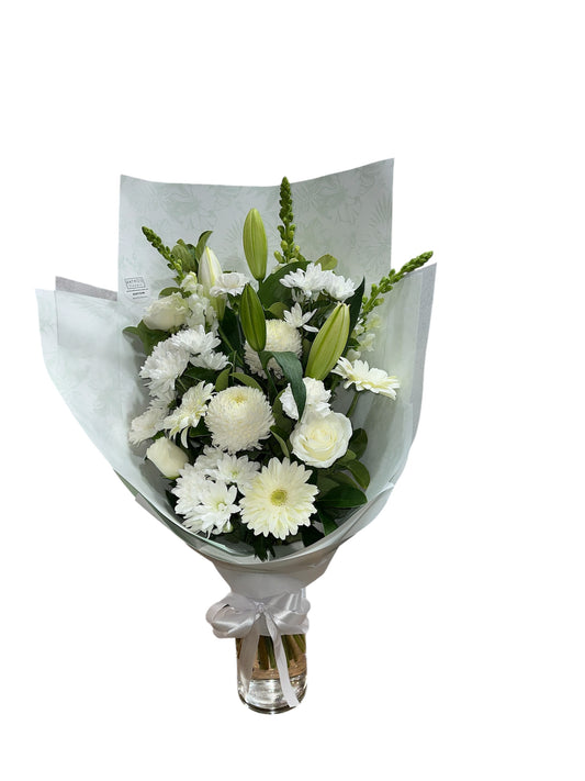Oscar - Seasonal White Bouquet